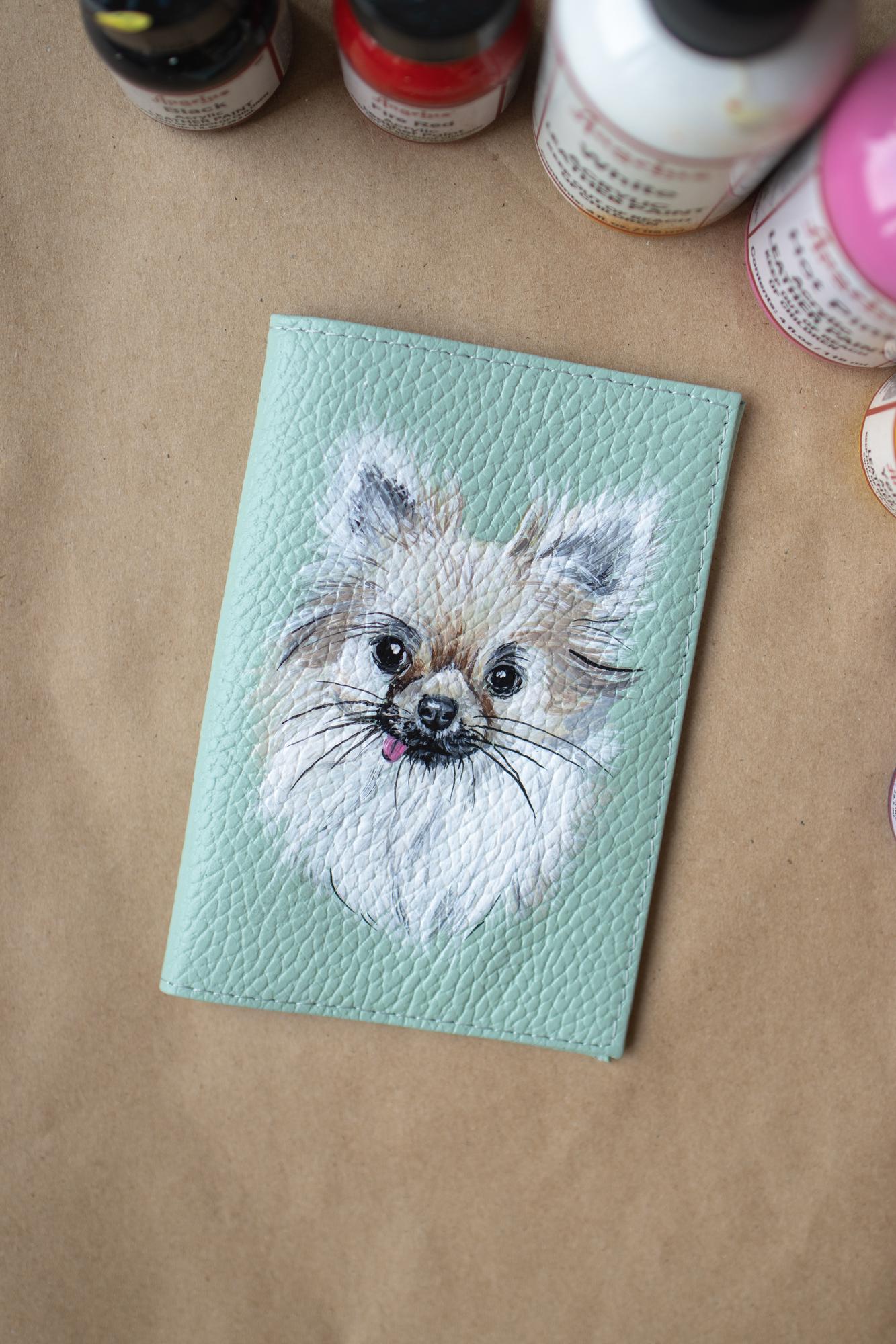 Кожаная обложка на паспорт с росписью - портрет Шпица