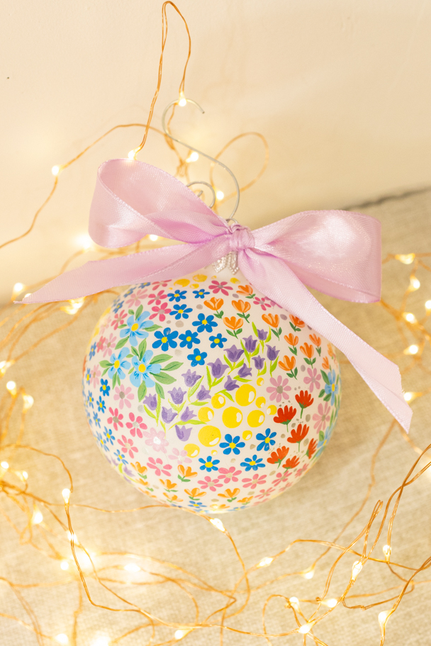 Ёлочный шар с росписью - Поле цветов