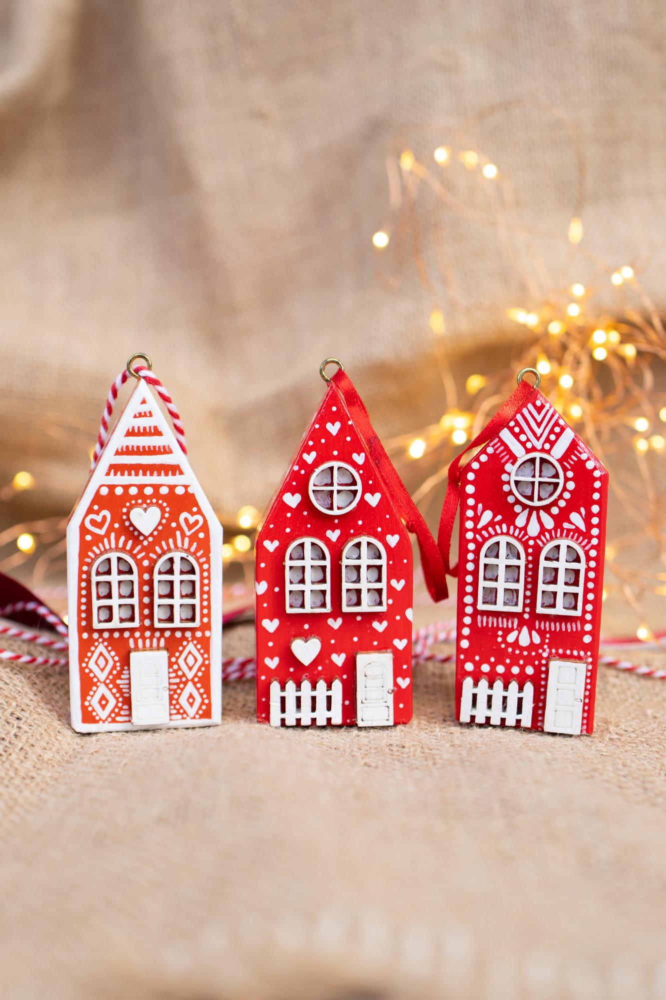 Ёлочные игрушки из дерева - Красные домики