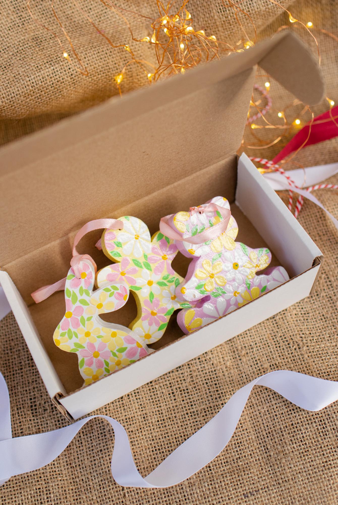 Ёлочные игрушки из дерева с росписью -  Цветочные фигурки