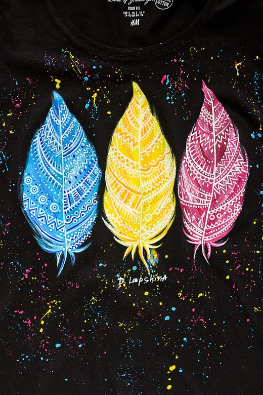 Женская Футболка Magic feathers Black