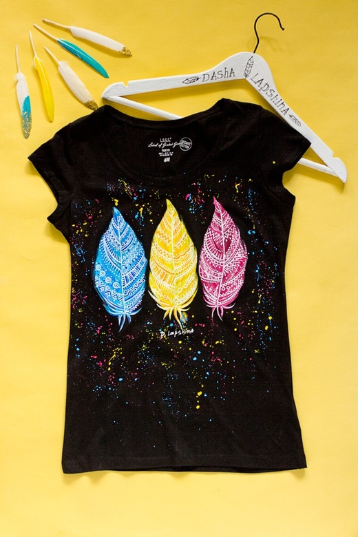 Женская Футболка Magic feathers Black