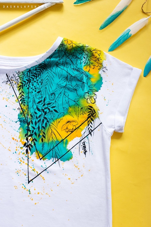 Футболка с росписью "Dos"