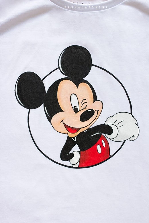 Футболка с росписью "Микки Маус"