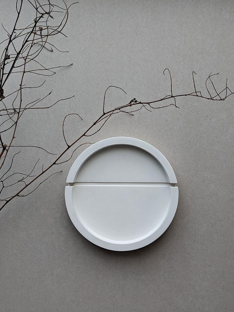 Поднос из бетона IZUR