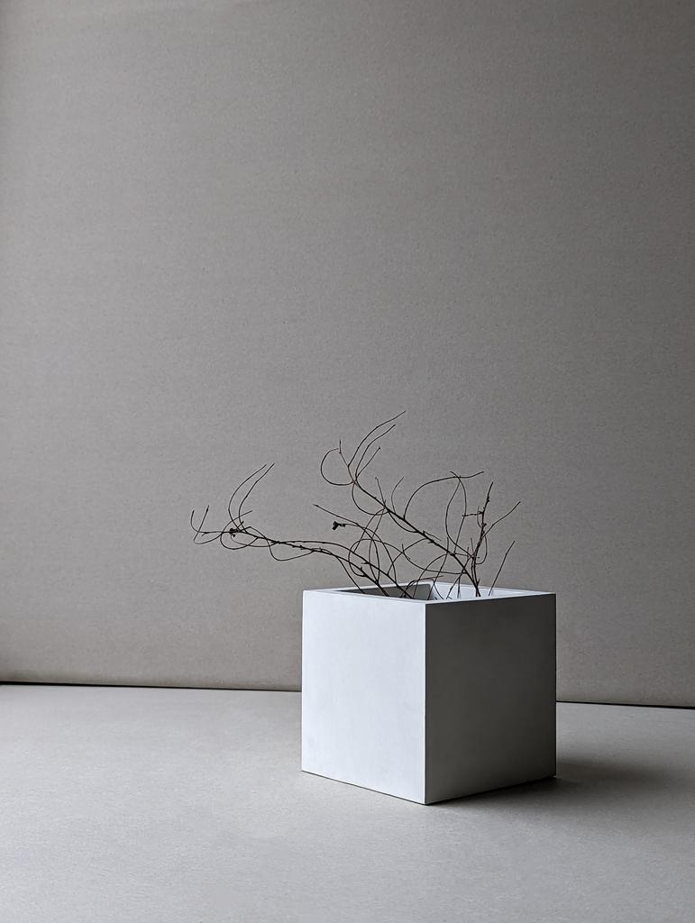 Куб из бетона BERNT L