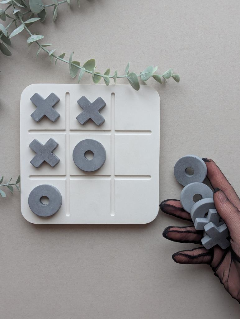 Настольная игра из бетона крестики - нолики BRUNI (белый/базальт)