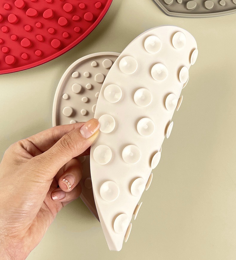 Лизательный коврик - сердечко