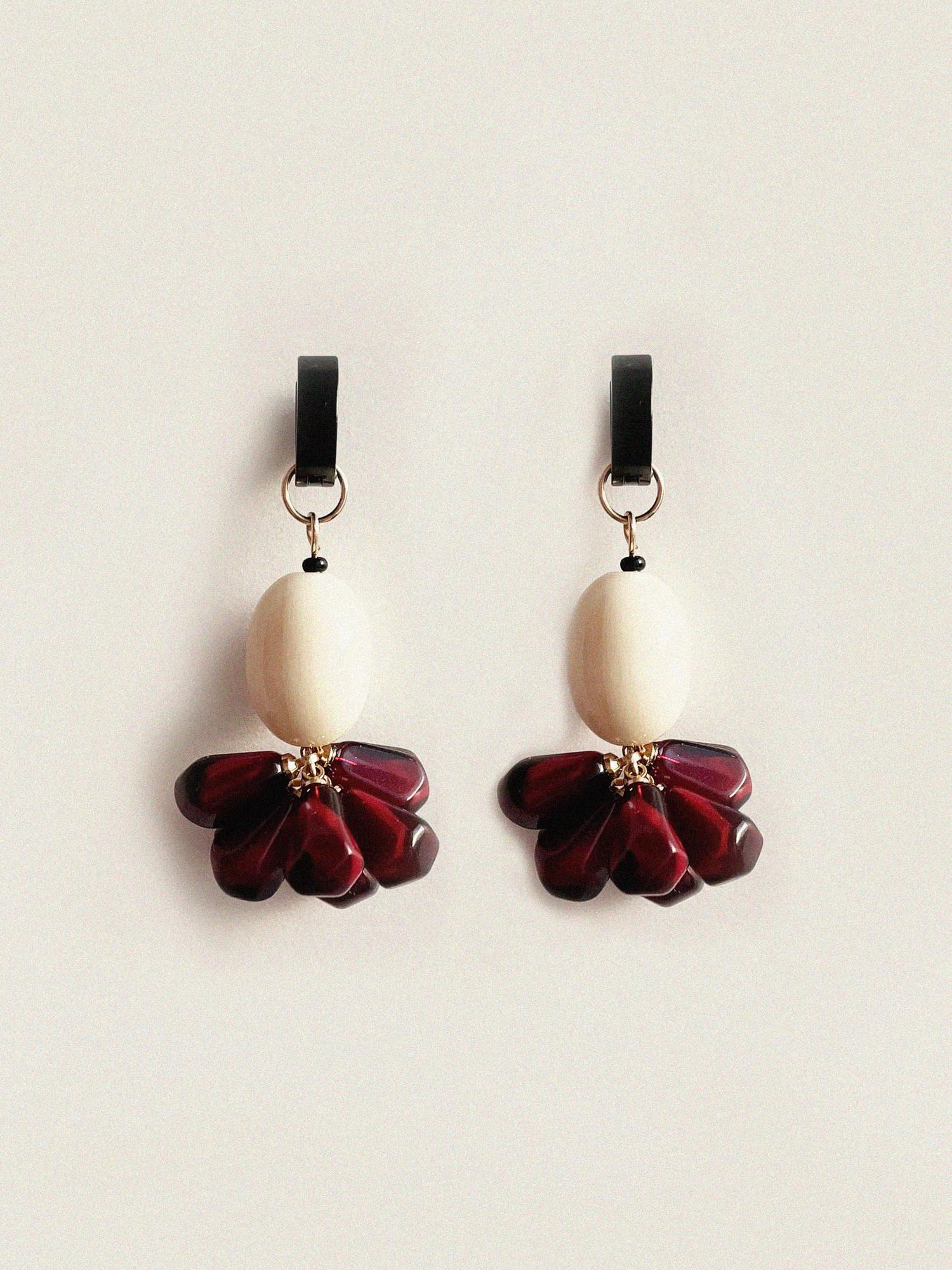 Серьги с гранатовыми зернами