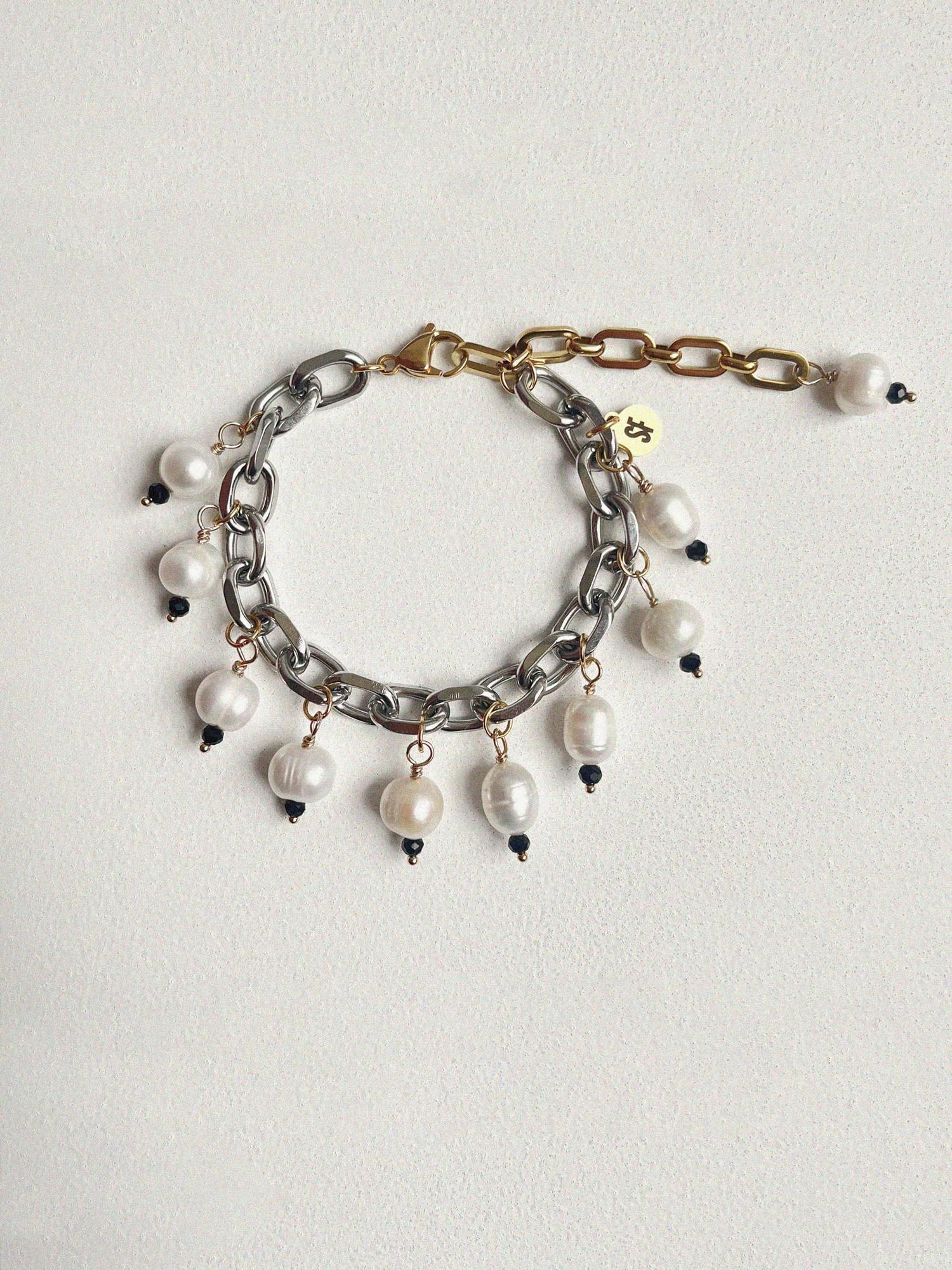 Браслет "Белый жемчуг на цепи"