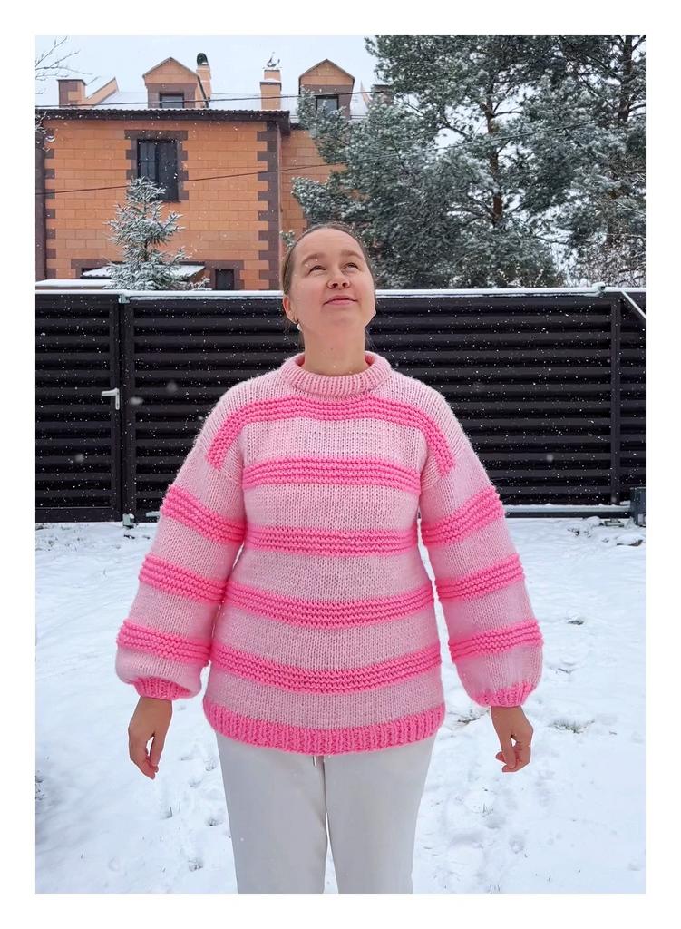 Свитер розовый