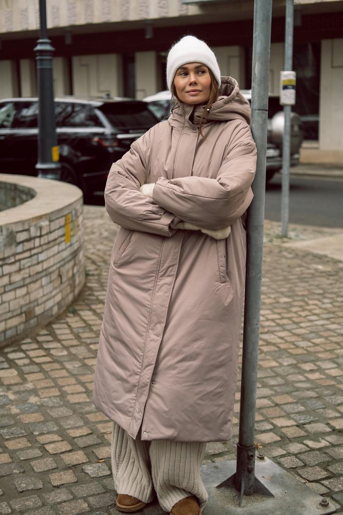 Зимнее пальто с капюшоном Laconic BEIGE