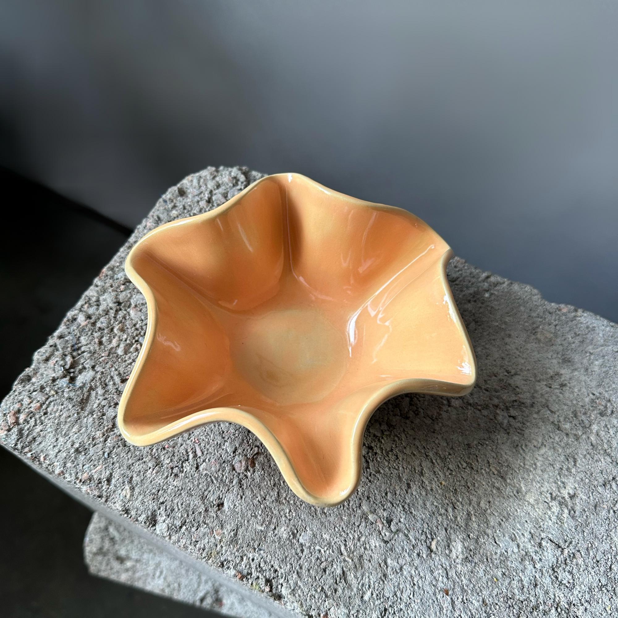 Ваза малая персиковая