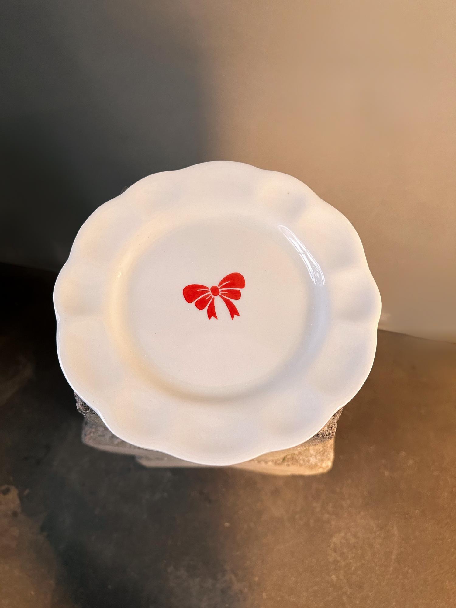 Тарелка с бантом