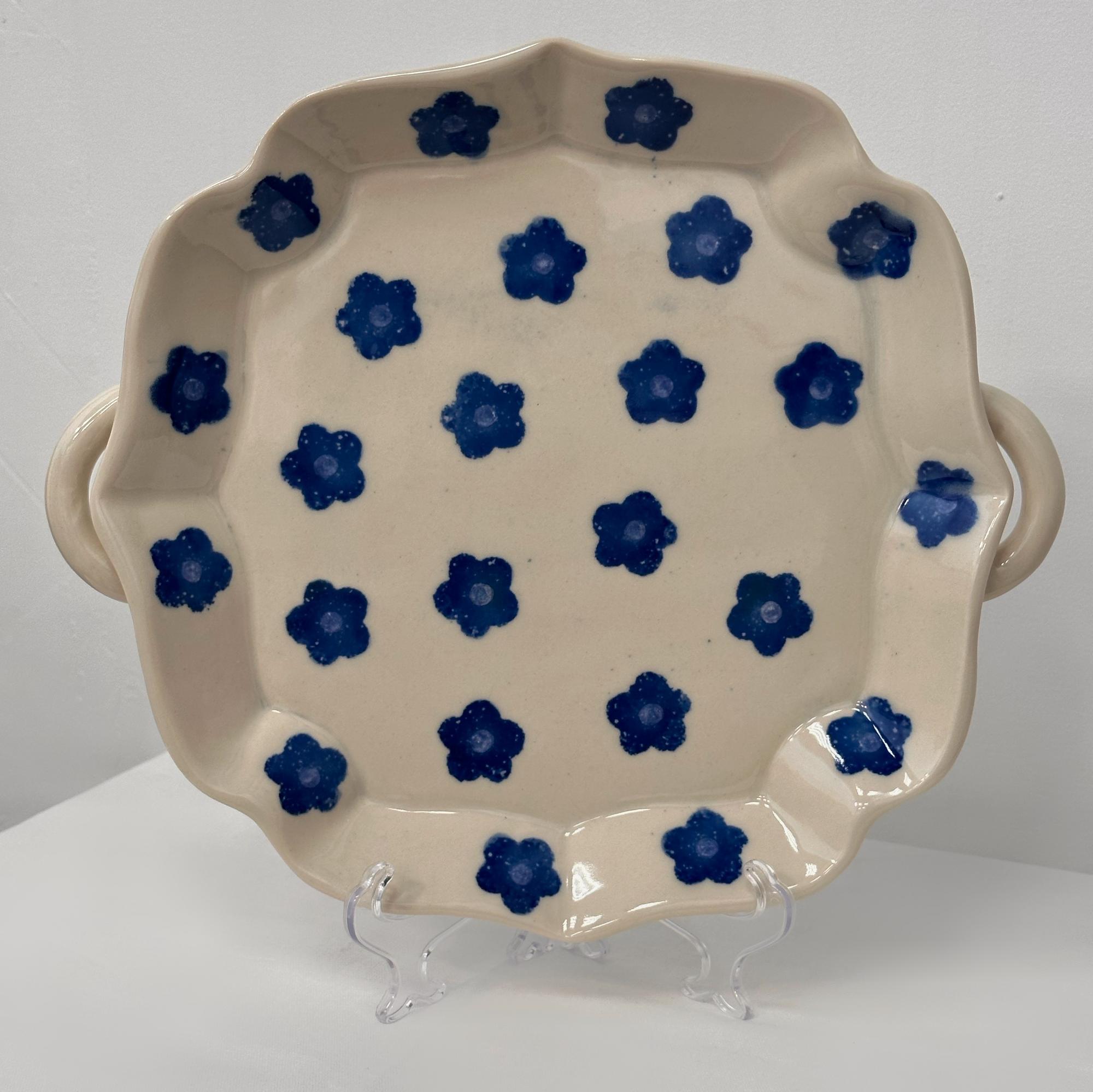 Поднос с синими цветами