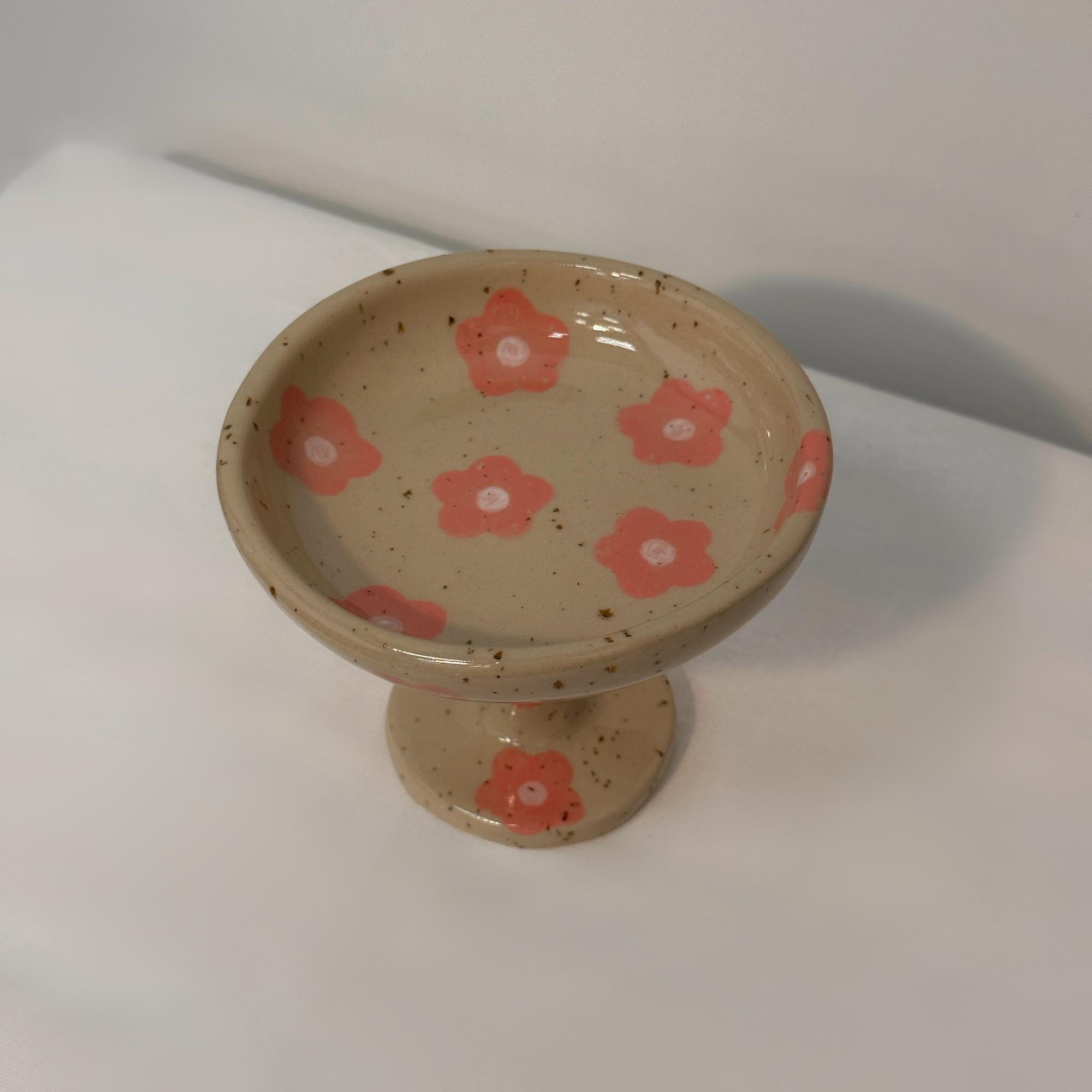 Креманка с розовыми цветами