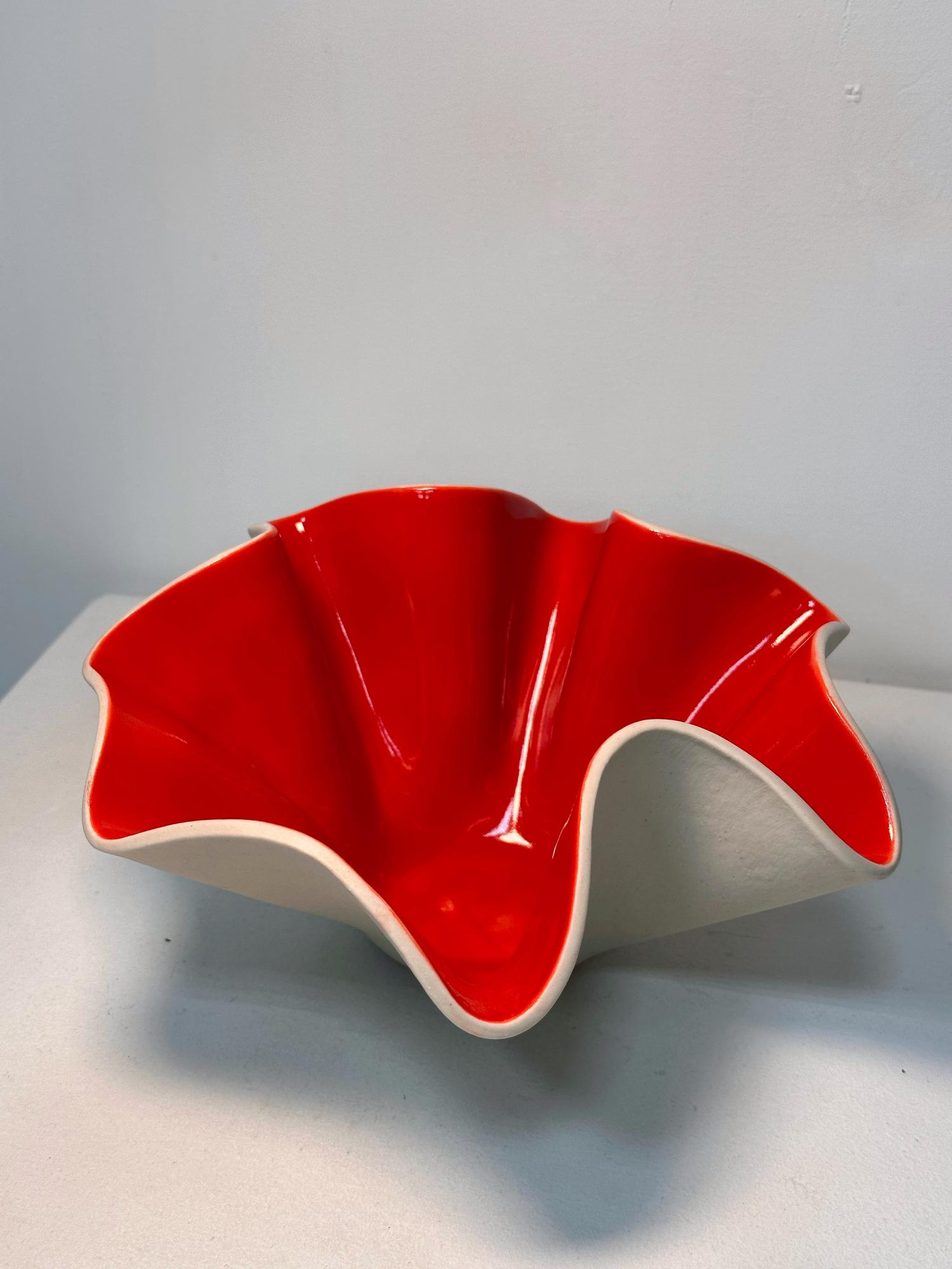 Ваза большая красная