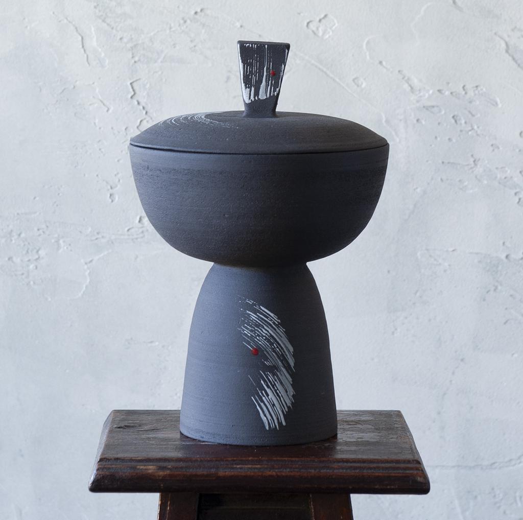 Шкатулка на ножке