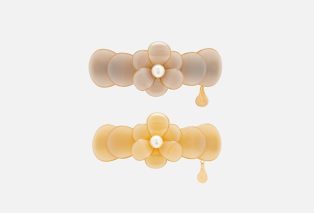 Заколка с цветком