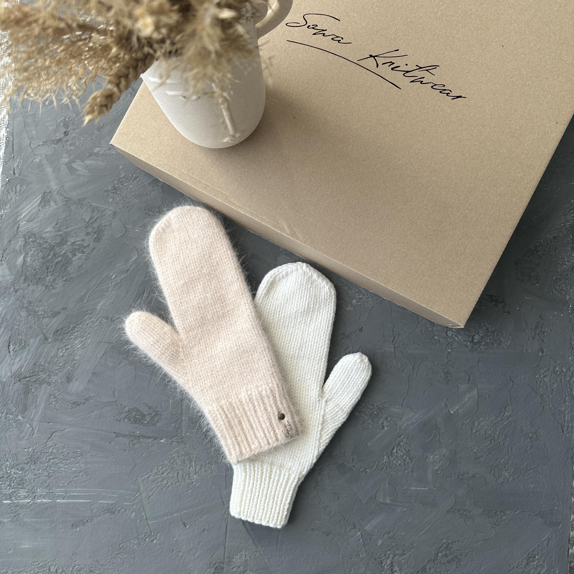 Варежки с анатомическим пальцем