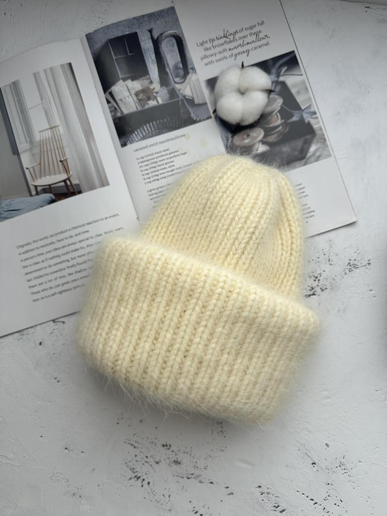 Шапка с двумя отворотами из ангоры 80%