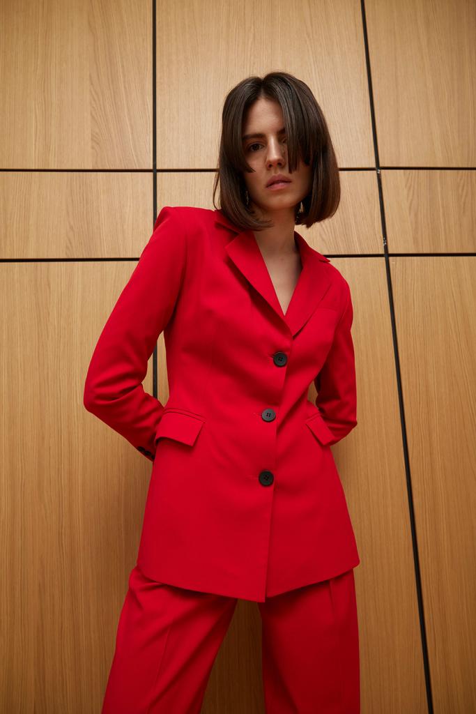 Приталенный жакет