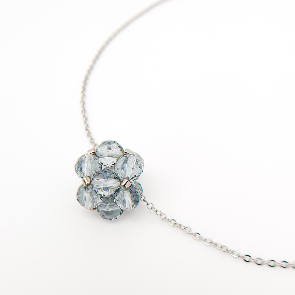 Колье с хрустальным кубом