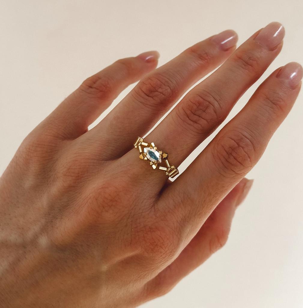 Кольцо с кристаллами и бисером