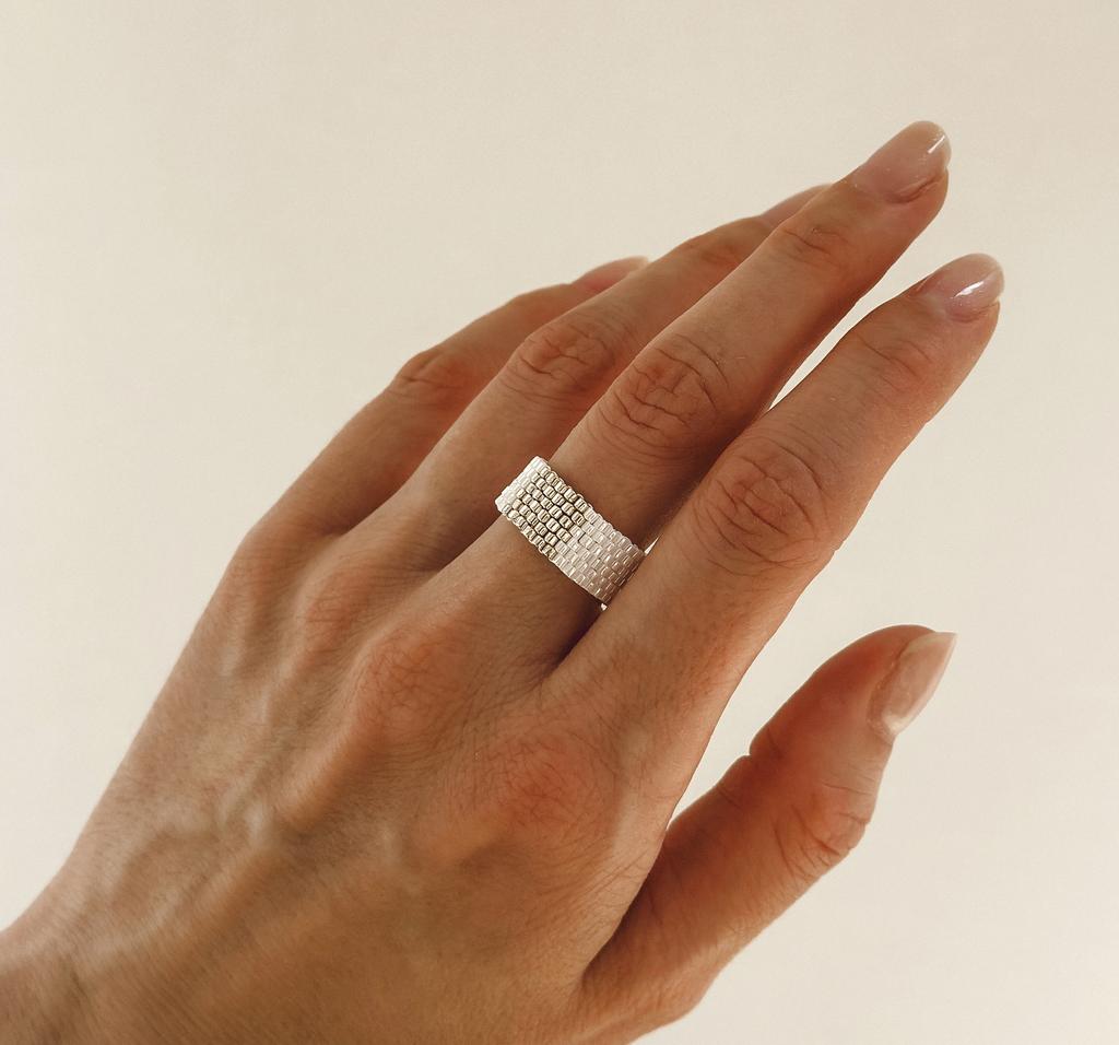 Кольцо из японского бисера