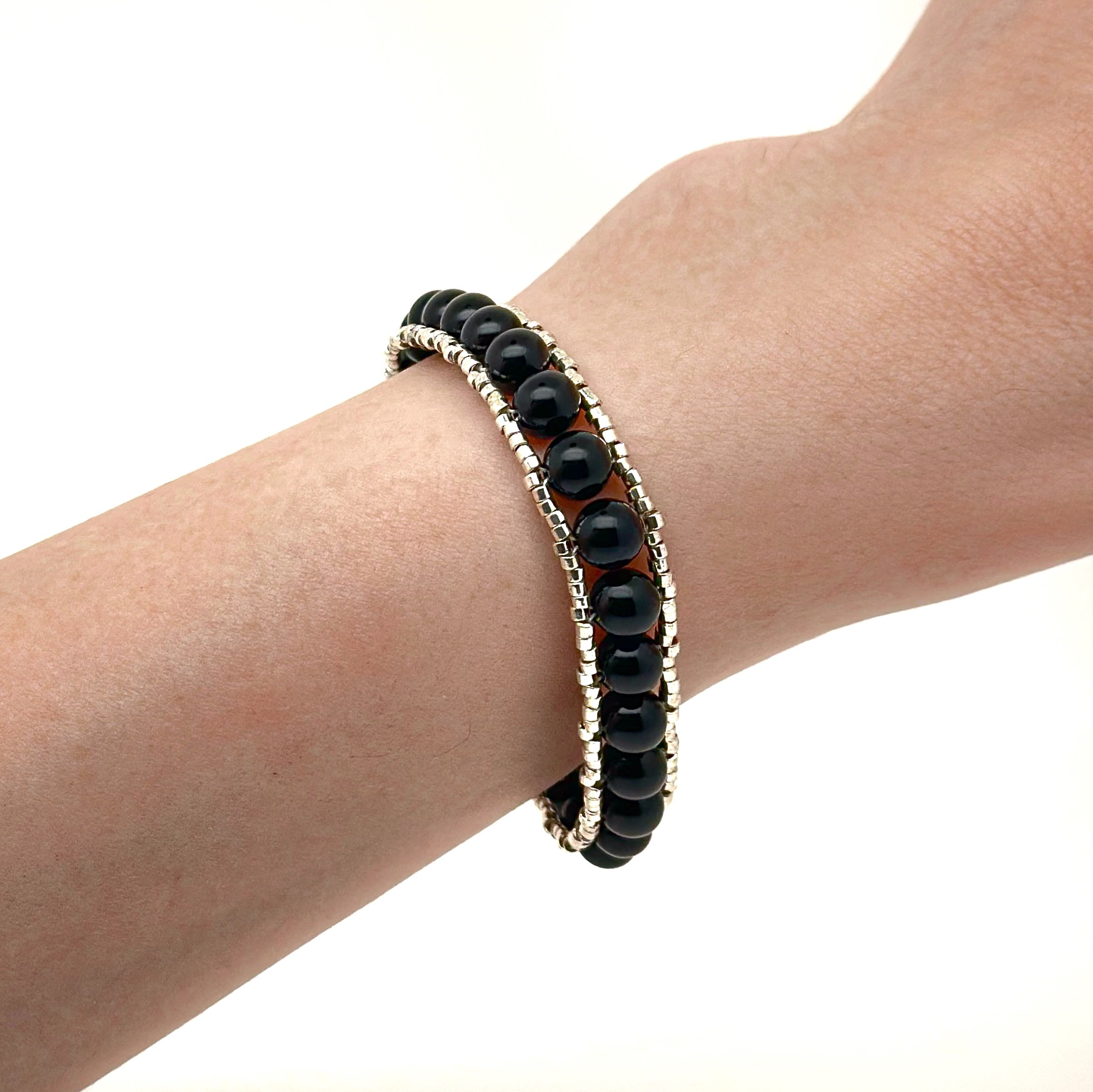 Браслет из агата и японского бисера