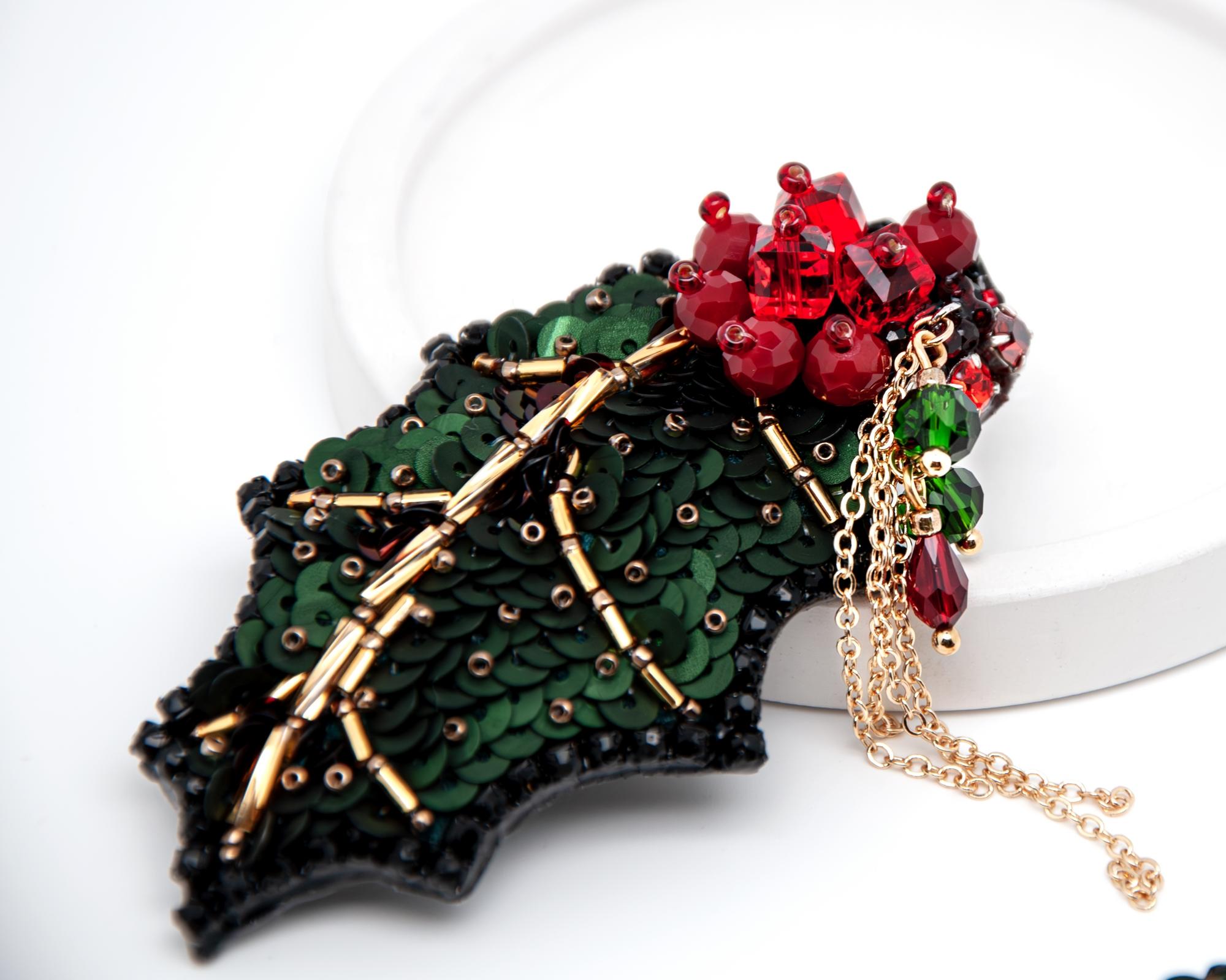 Зимний Остролист (тот, что побольше)