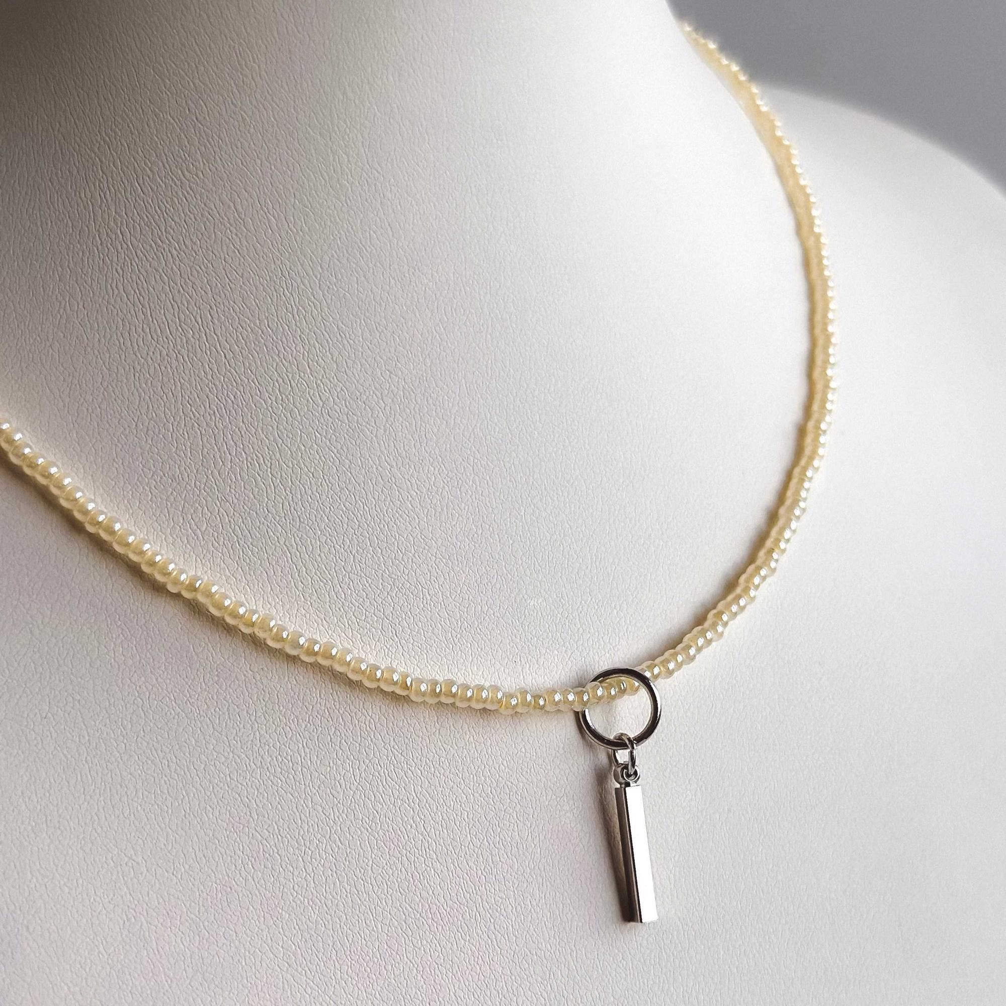 Чокер с металлической подвеской