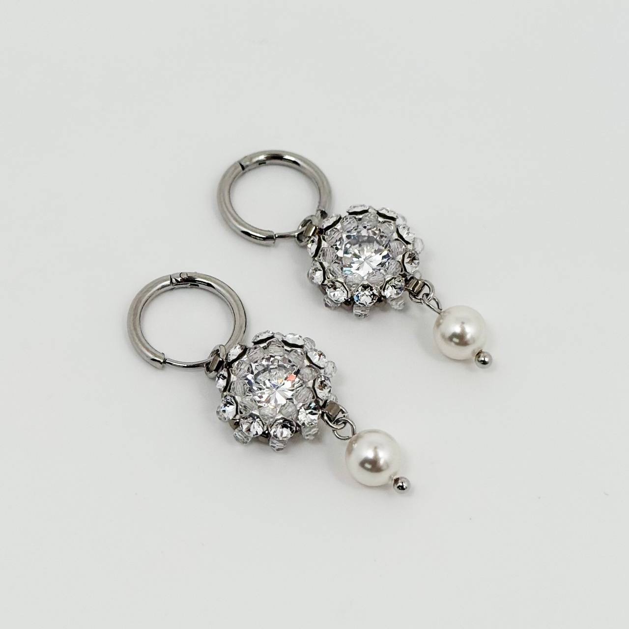 Серьги с цирконами и жемчугом