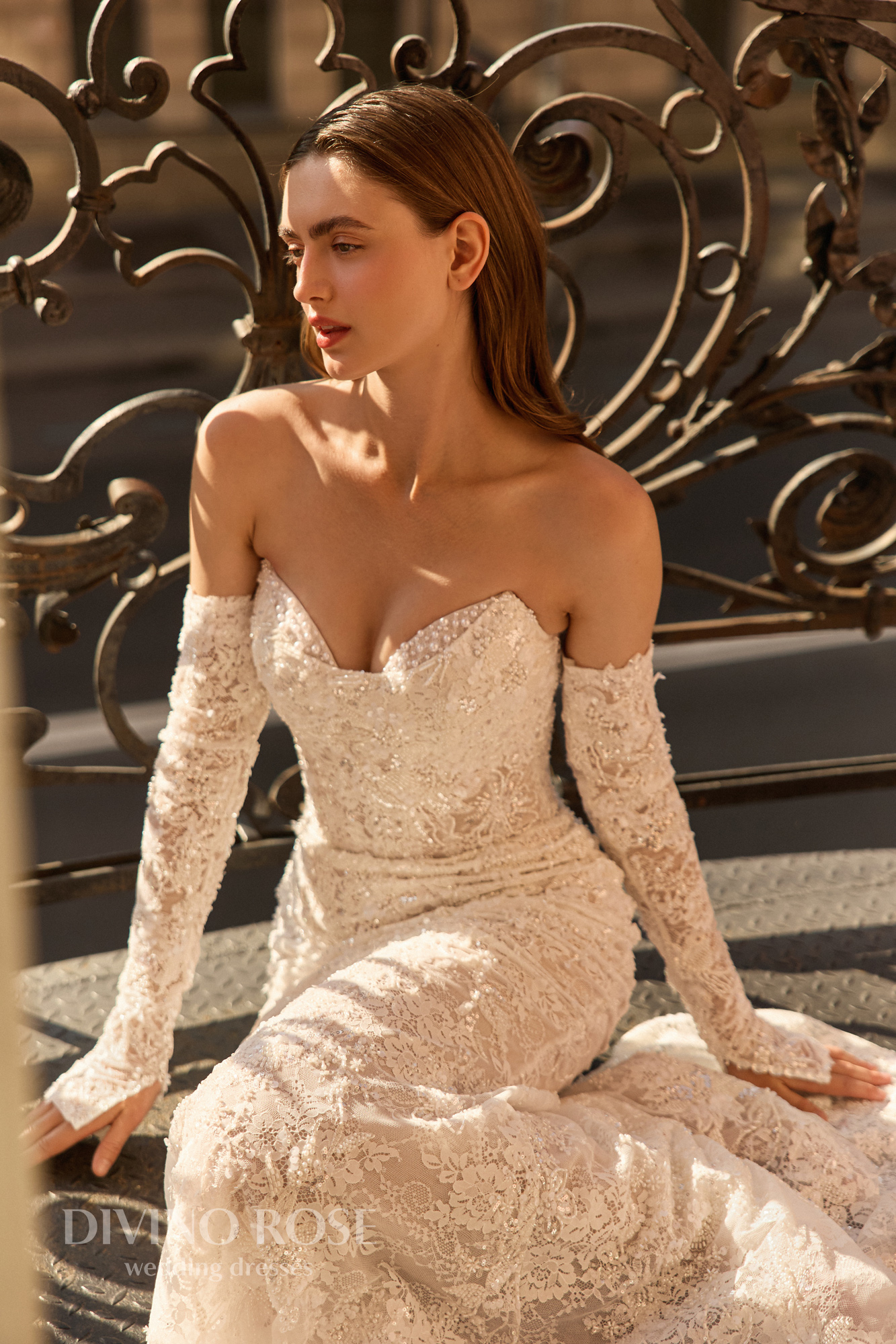 МАНЯЩАЯ КРАСОТА