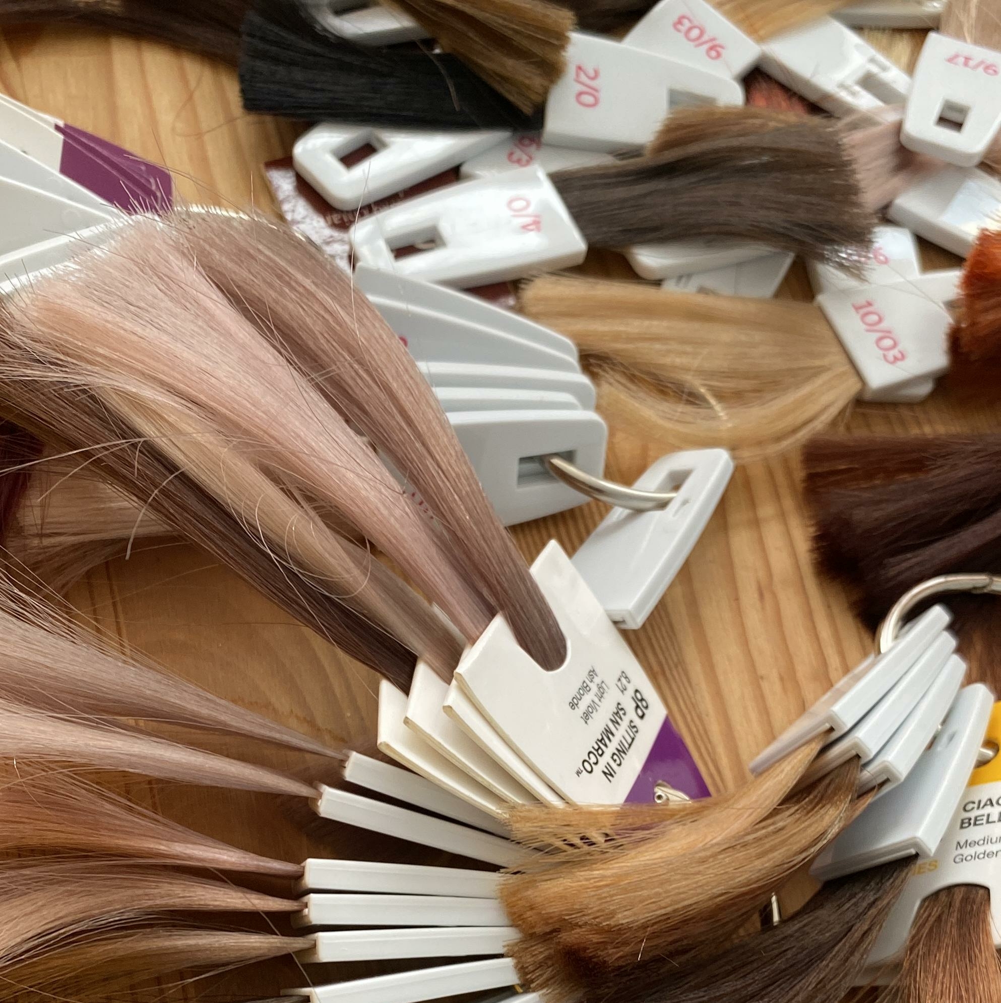 Коррекция капсульного наращивания