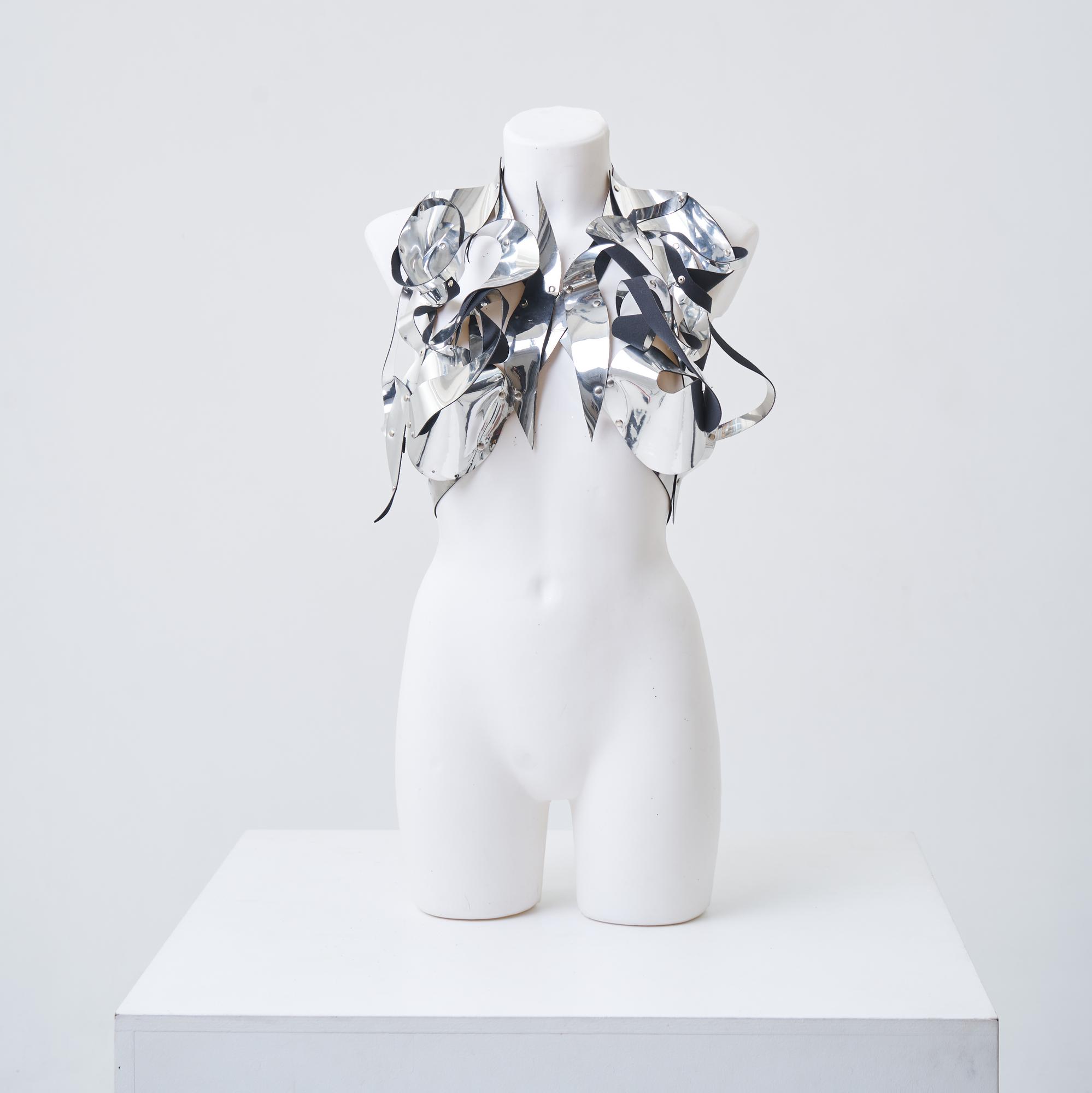 Жилет зеркальный цветок