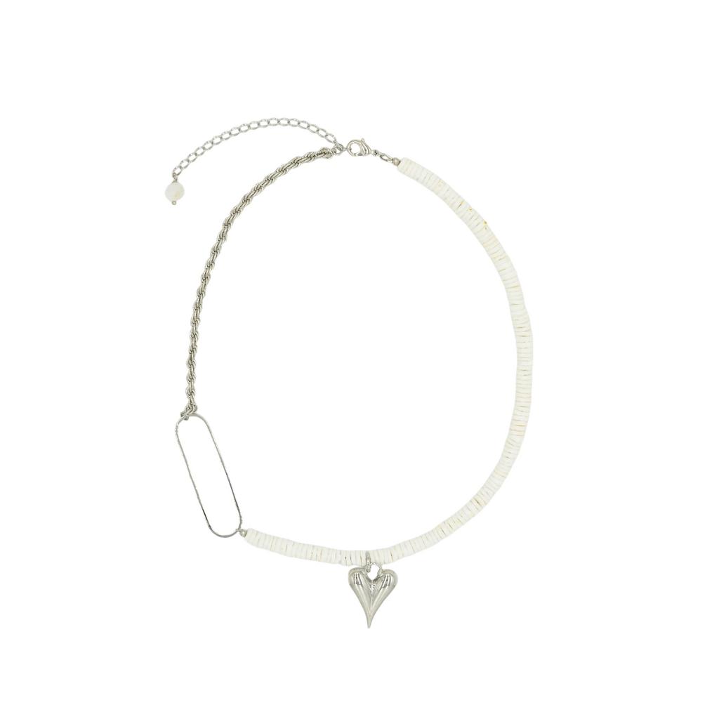 Колье из ракушки с подвесом в виде сердца