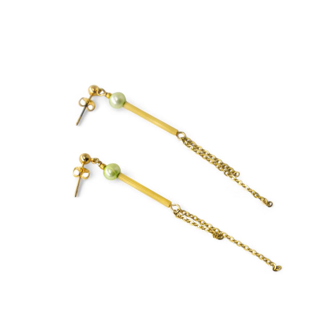 Серьги-палочки с зеленым жемчугом и цепочками