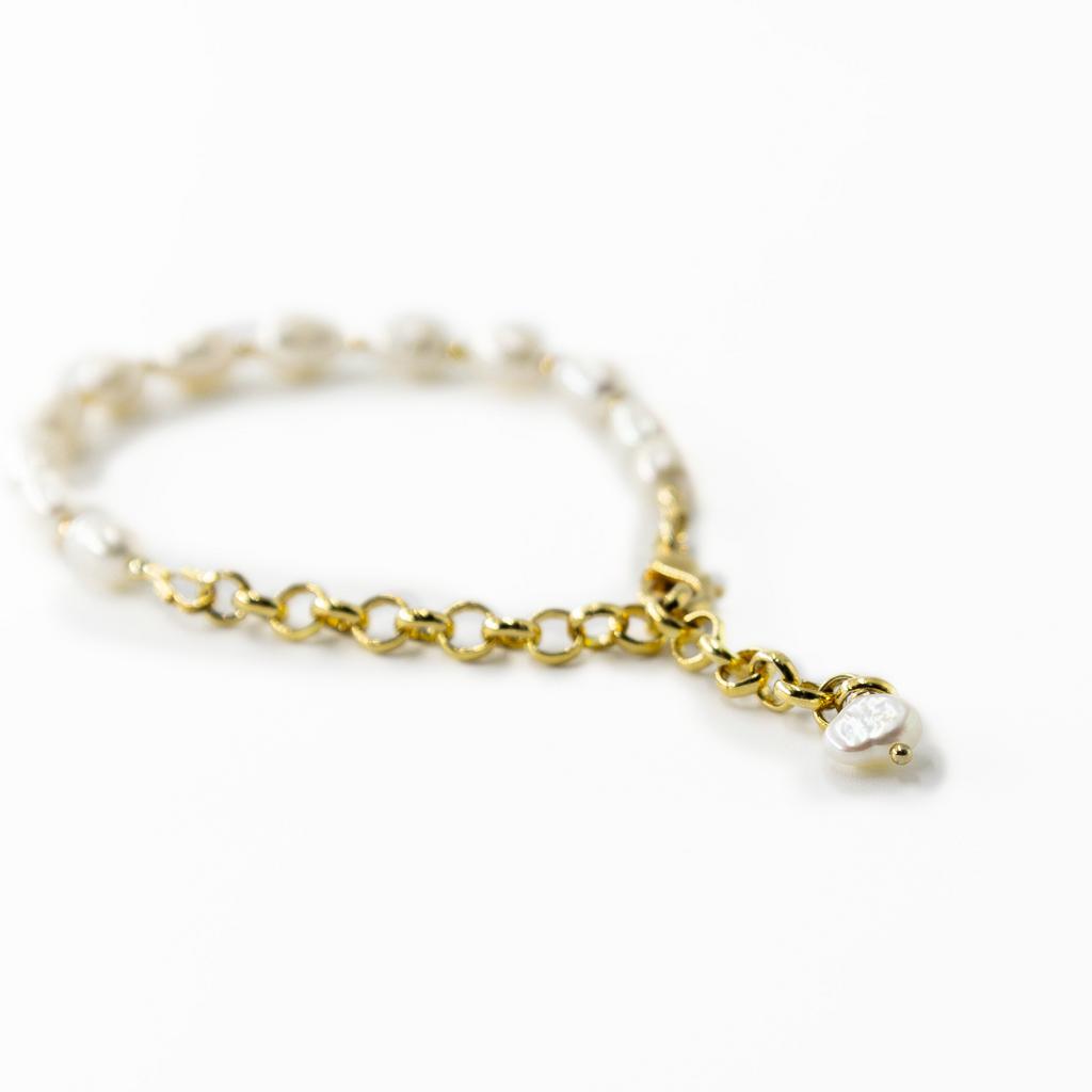 Браслет из жемчуга и позолоченной цепи