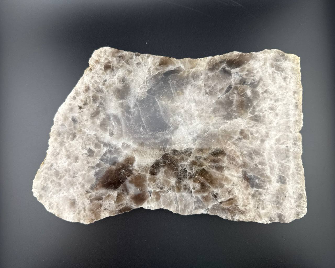 Алтарь из цельного дымчатого кварца