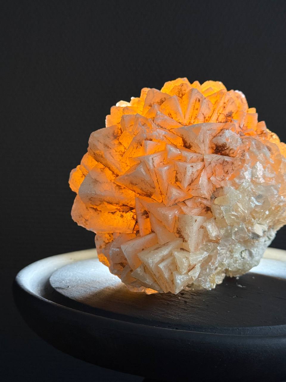 Коллекционная роза из персикового кальцита , о.Ява