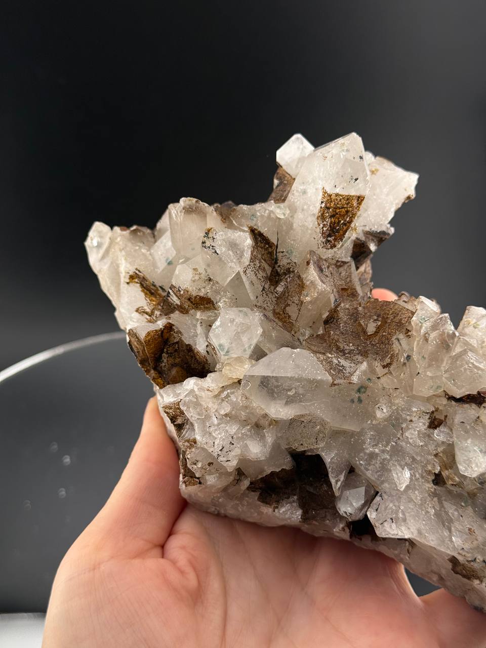 Коллекционная друза кварца с Фукситом