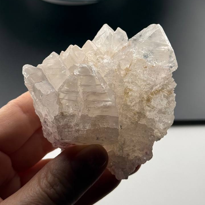 Розоватый кальцит из пещер о. Ява, Индонезия