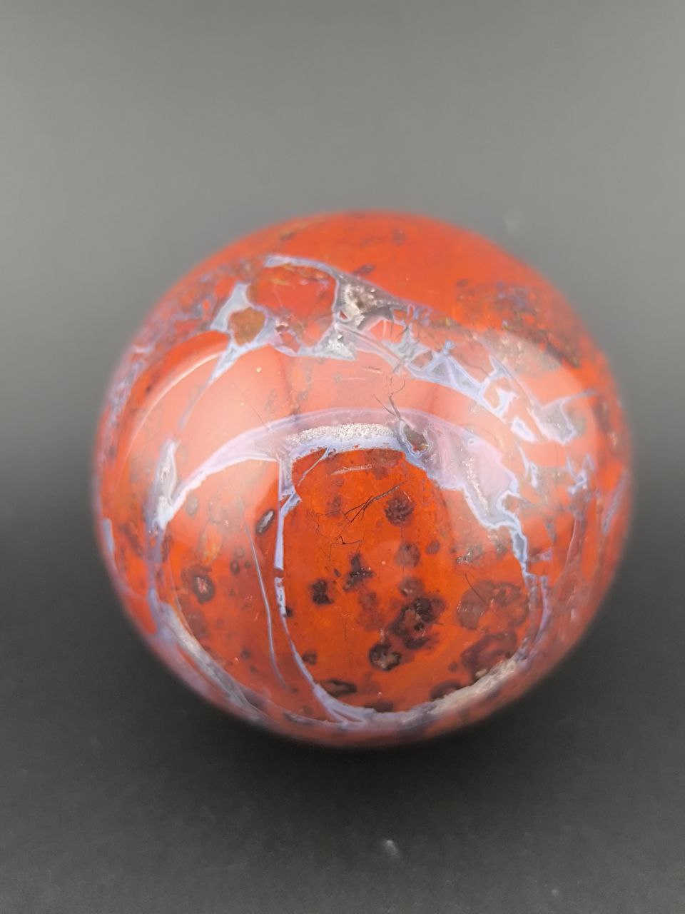 Шар из красной яшмы, Индонезия