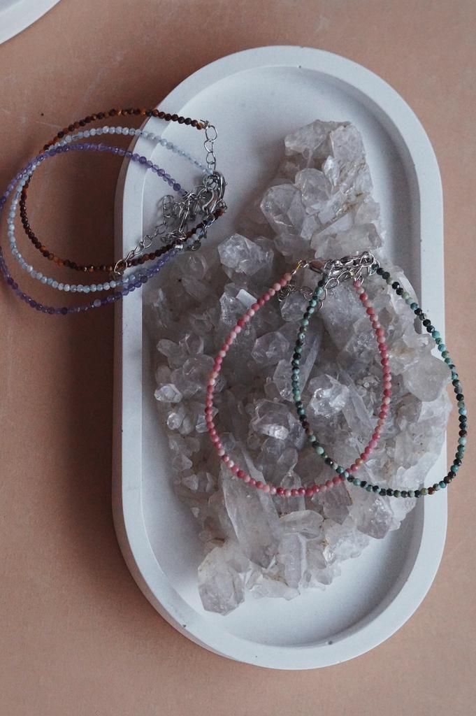 Браслет-нить из полудрагоценных камней