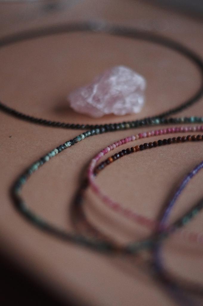 Чокер-нить из полудрагоценных камней