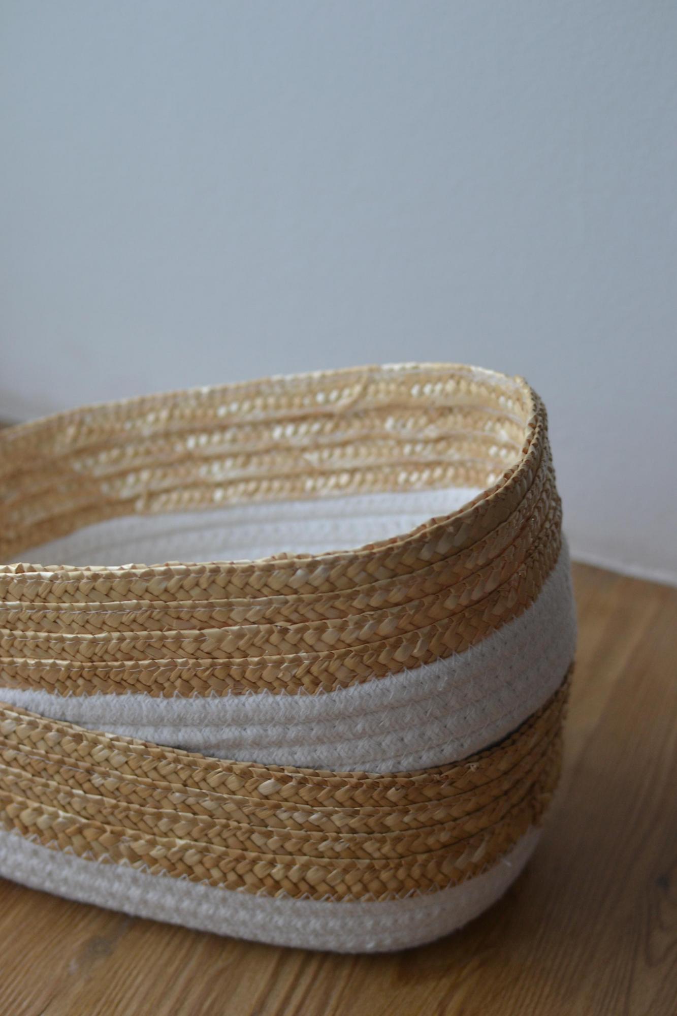 Корзина овальная белая с ротангом большая