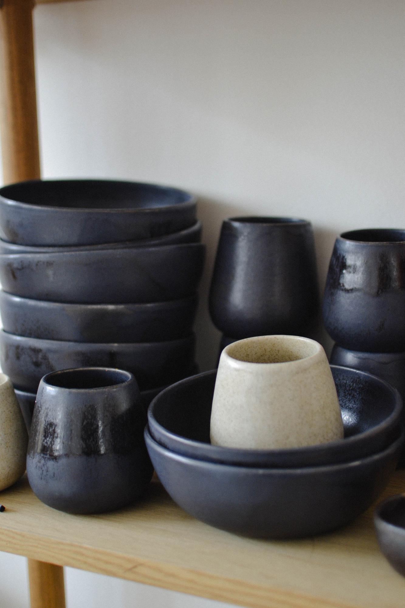 Миска черная