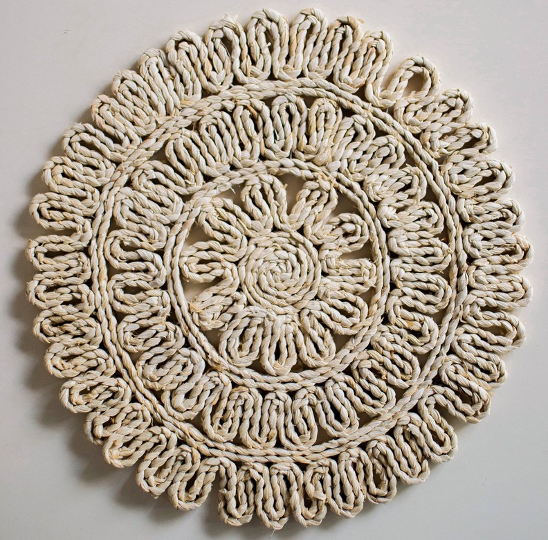 Ажурная салфетка под приборы ручной работы "Эребру"