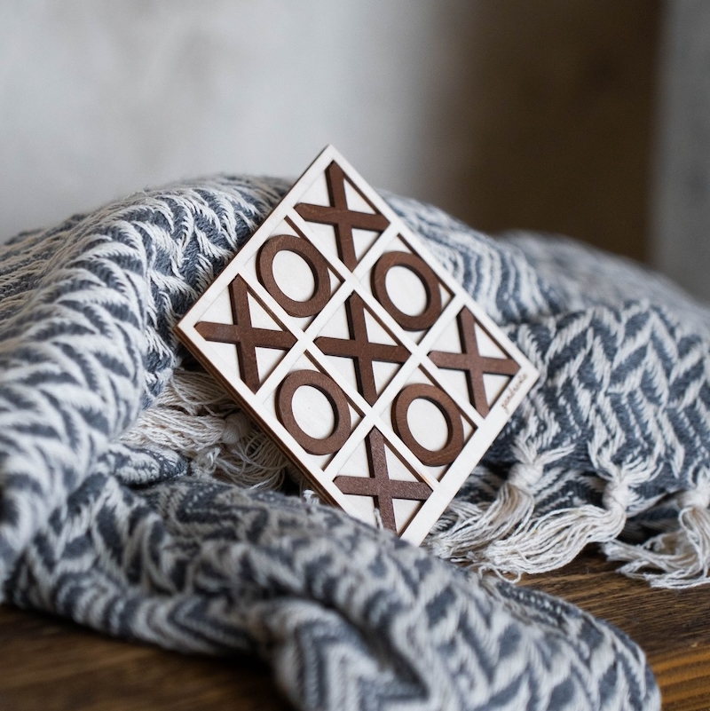 КРЕСТИКИ-НОЛИКИ